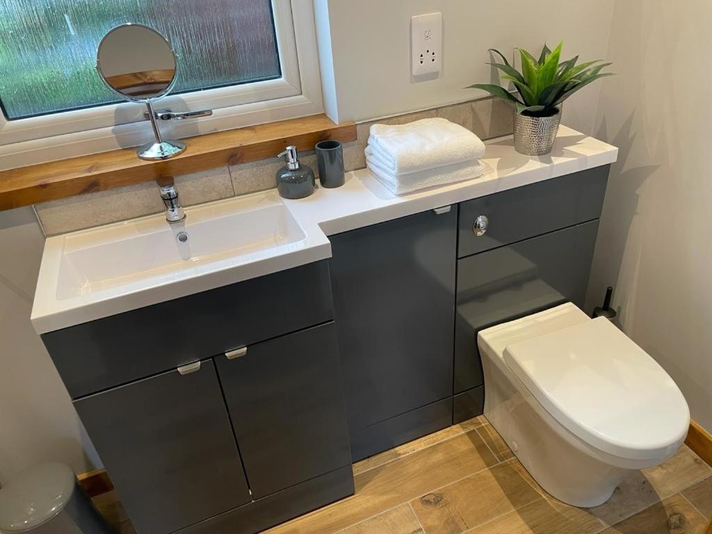 The Hide Apartment Ullapool Bagian luar foto