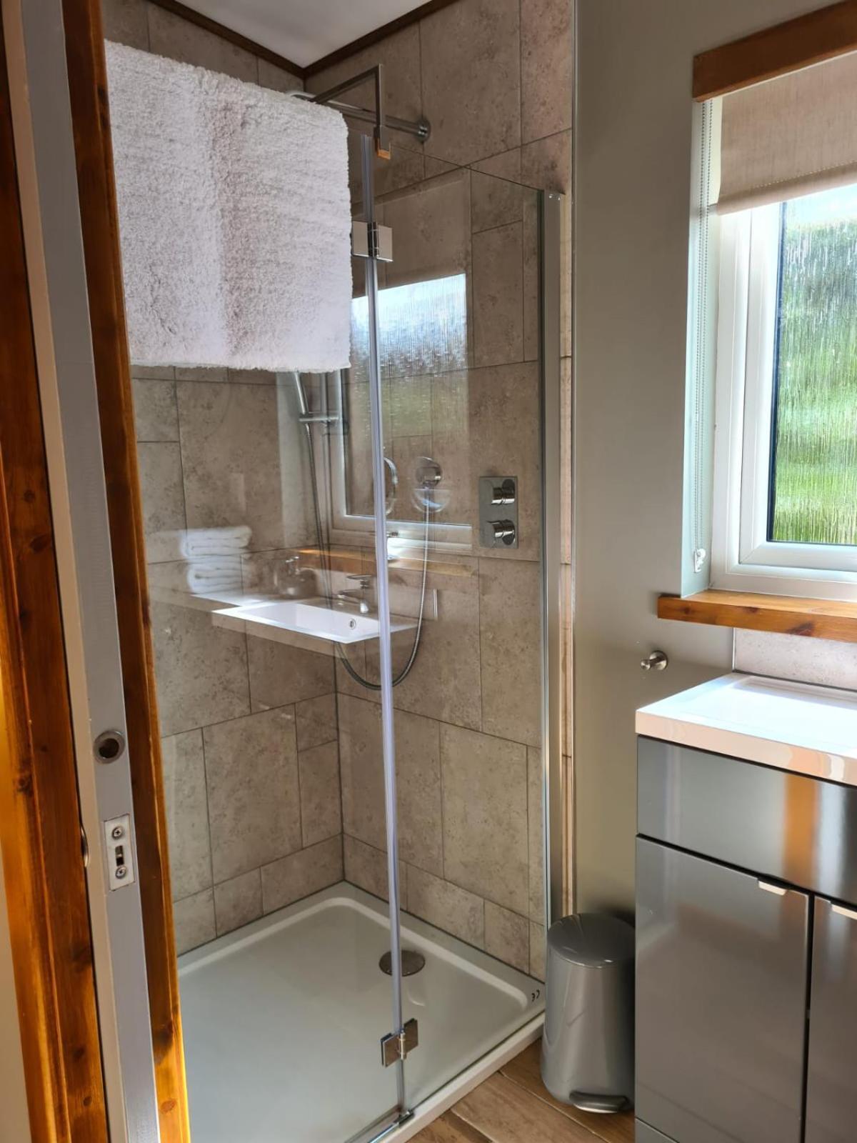 The Hide Apartment Ullapool Bagian luar foto