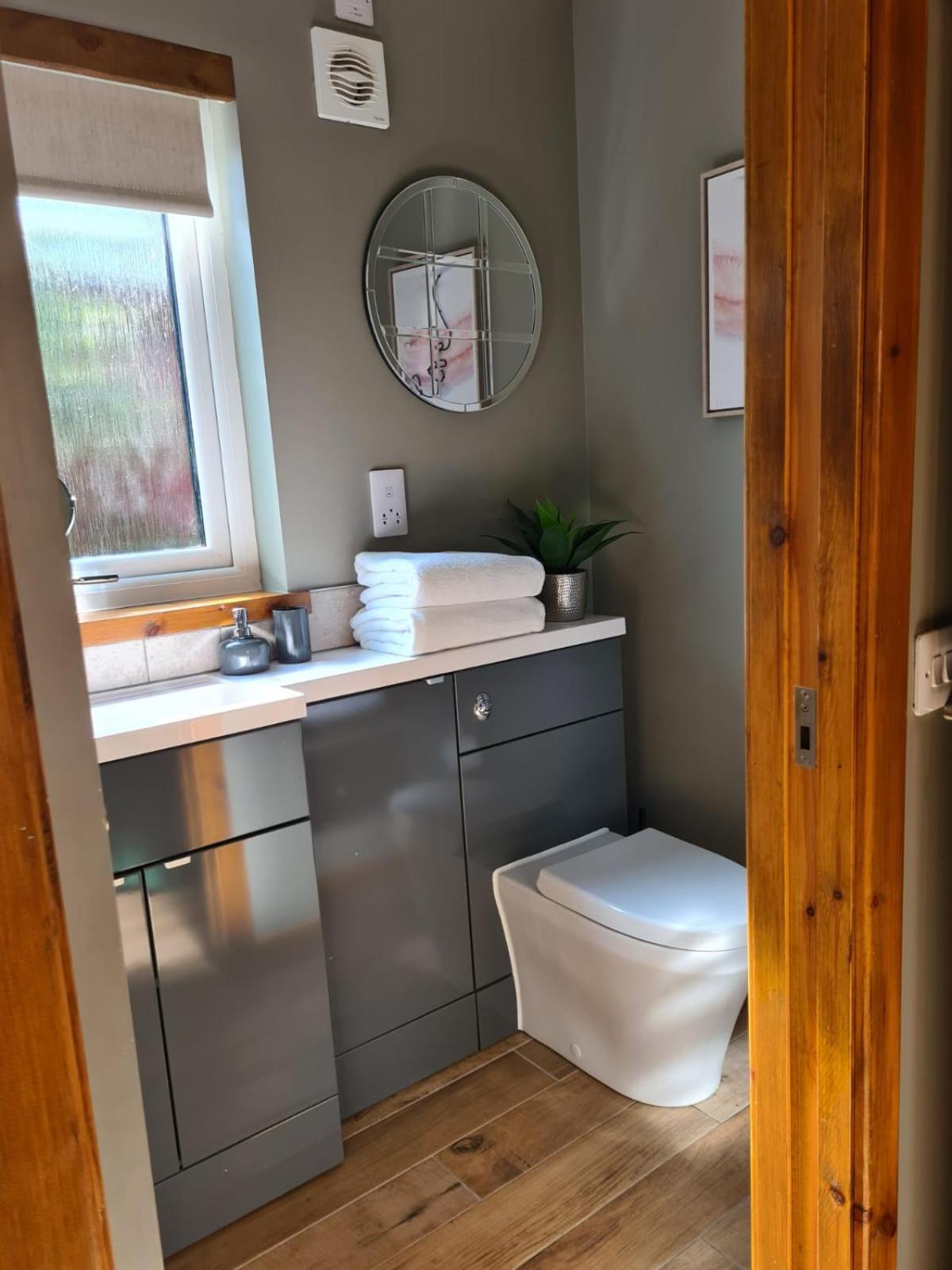 The Hide Apartment Ullapool Bagian luar foto