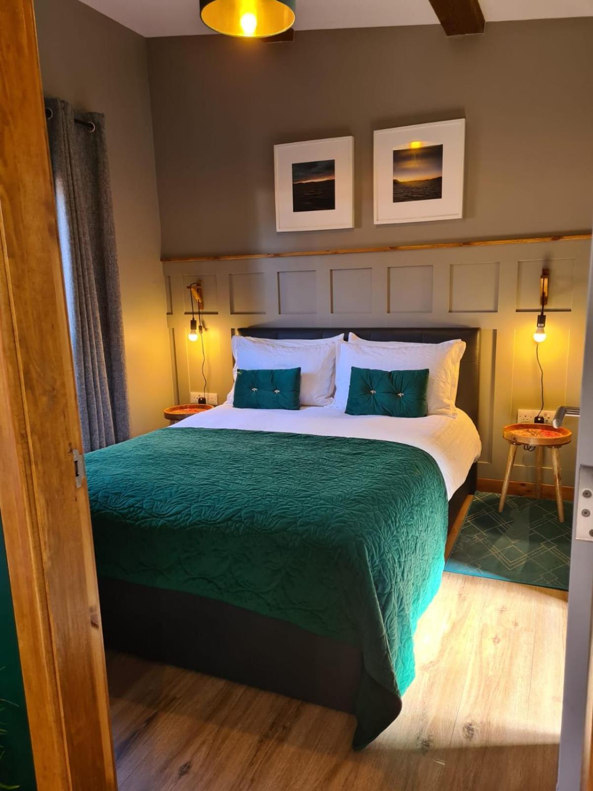 The Hide Apartment Ullapool Bagian luar foto